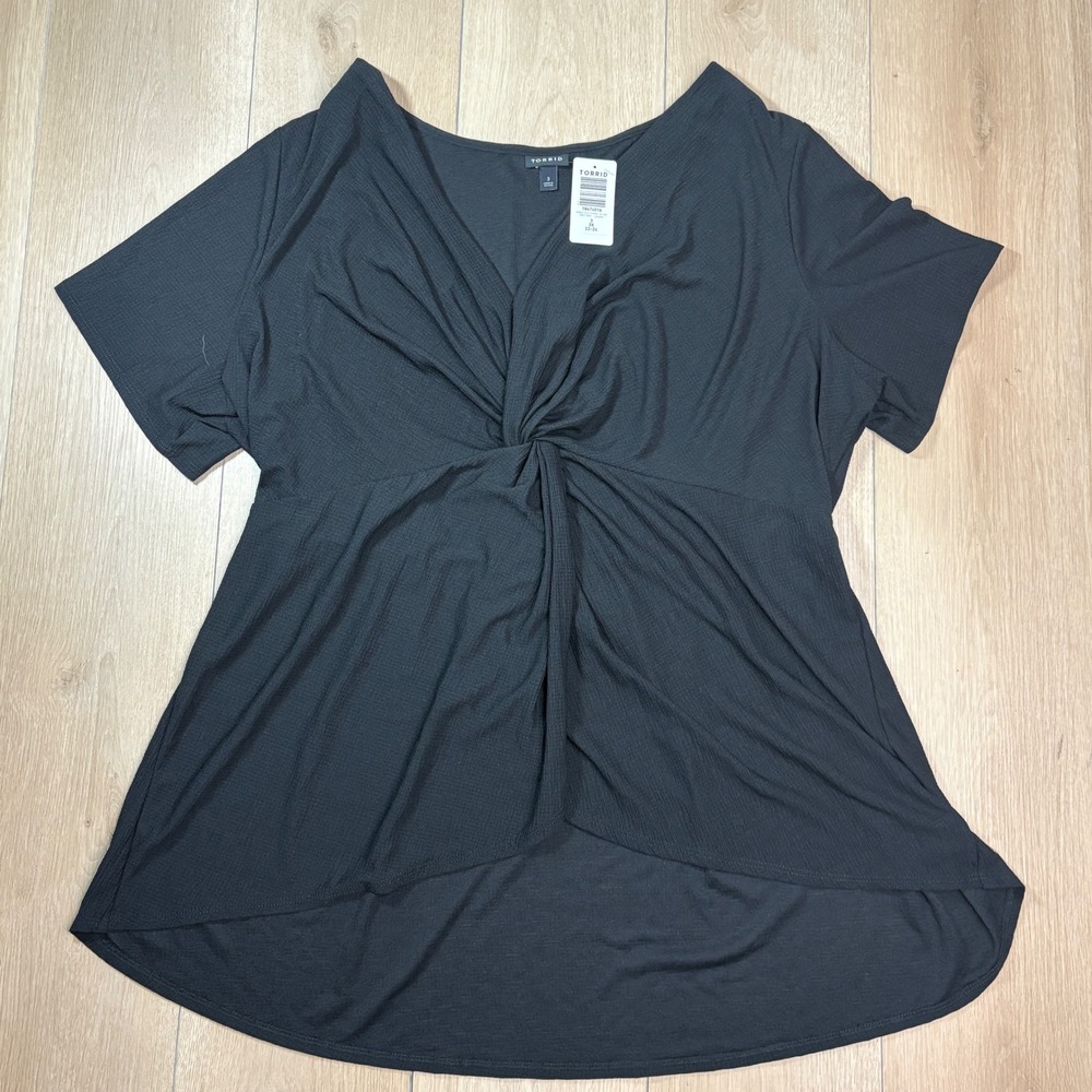 Torrid Black Twist Front Short Sleeve Tee V-Neck High Low Top 3 3X 22- 24 NWT